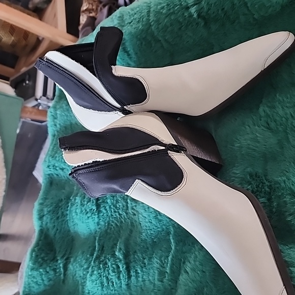 Western Booties with side zip - Picture 2 of 3